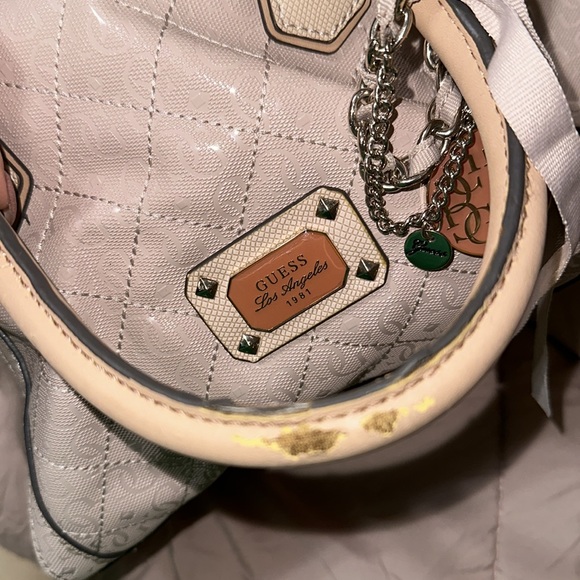 Guess Purse - Picture 5 of 9